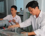 Vietnamese teacher, students develop water desalination machine to battle historic drought