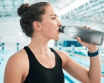 Tell you how much water to drink when swimming to improve your endurance