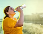 Drinking a lot of water can help you gain weight and how to drink it without gaining belly fat