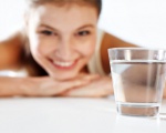  6 thói quen uống nước là kẻ thù của sức khỏe