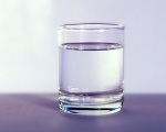 6 cách uống nước gây hại cho sức khỏe mọi người