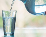 4 loại nước không nên uống ngay sau khi thức dậy